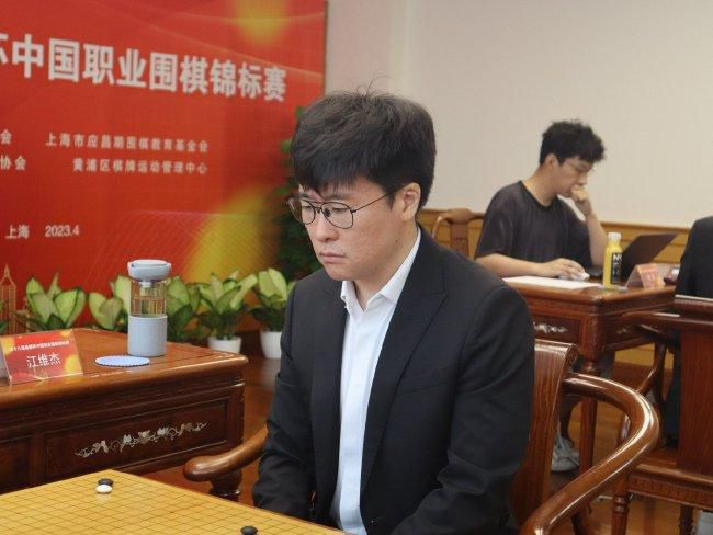 它打破了传统的叙事和角色塑造模式，让经典文学作品在新时代焕发出新的生机与活力。