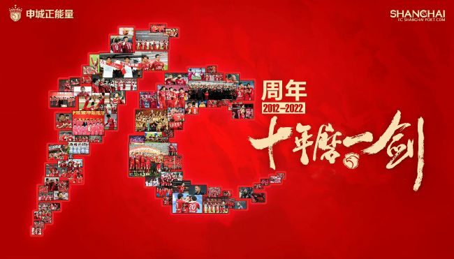 导演约翰·克洛基达斯顶大胡子亮相酷劲十足。