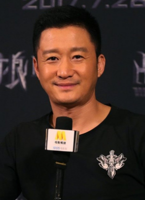 点击观看：不仅是1:1造潜艇！